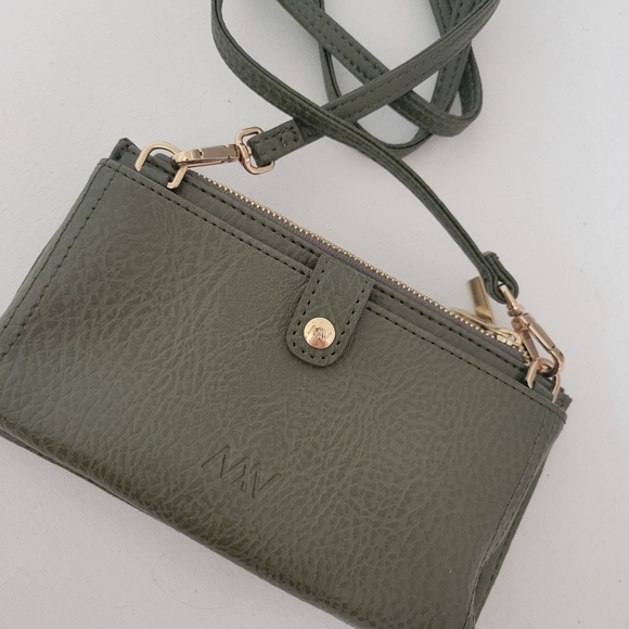 NEW Matt & Nat Vegan Convertible Wallet Purse Olive (AF2) - Picture 2 of 4